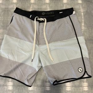 Vuori peak board short